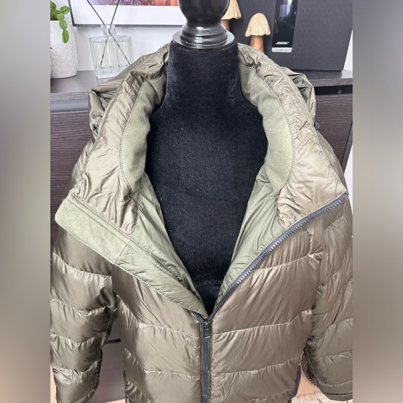 The North Face Women’s Metropolis Parka 3 Down Coat - Picture 12 of 13